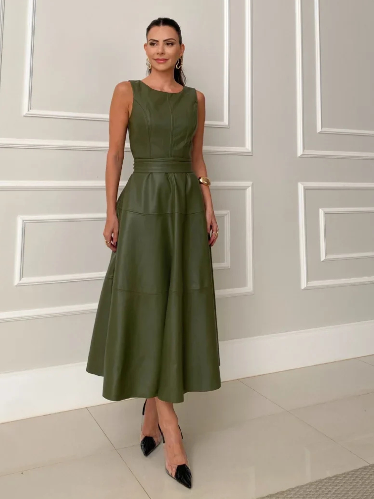 Briana - Classic Dress