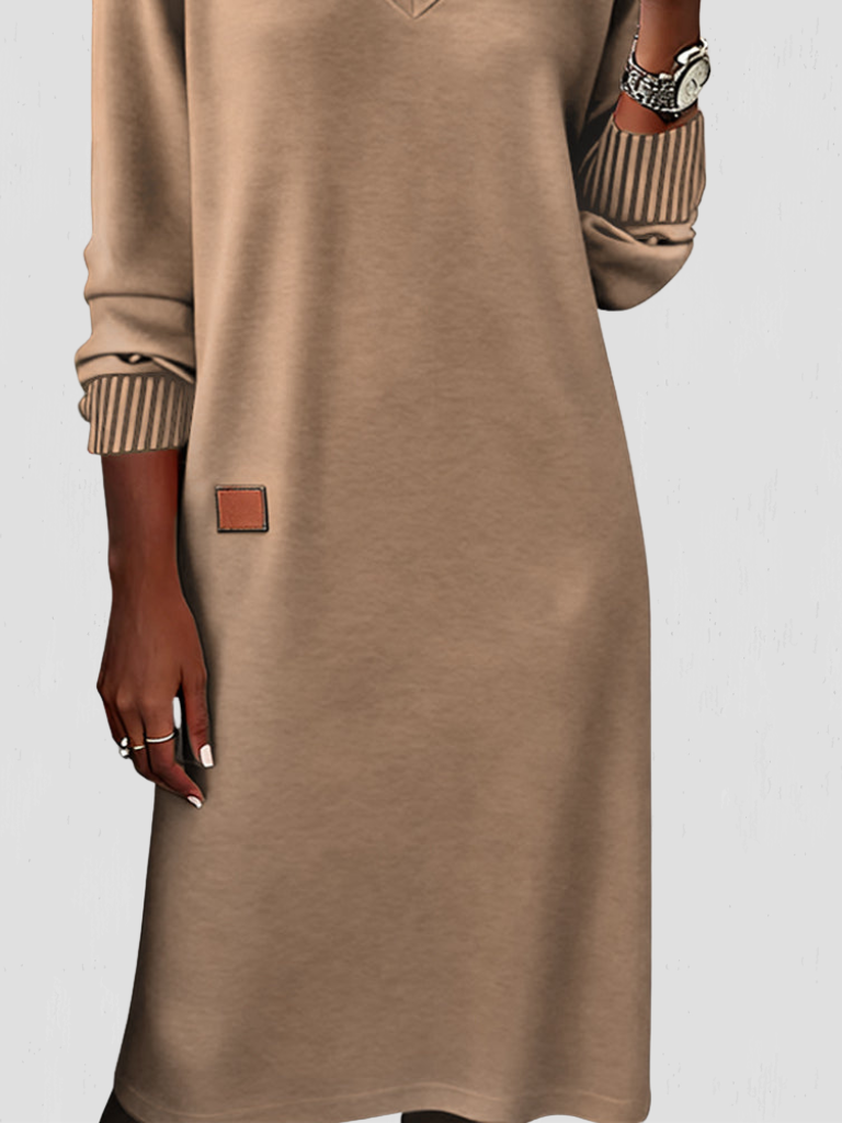 Demara - Effortless V-Neck Dress