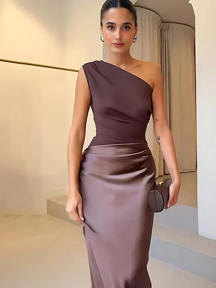 Maxi Dress with a Guilt in Satin