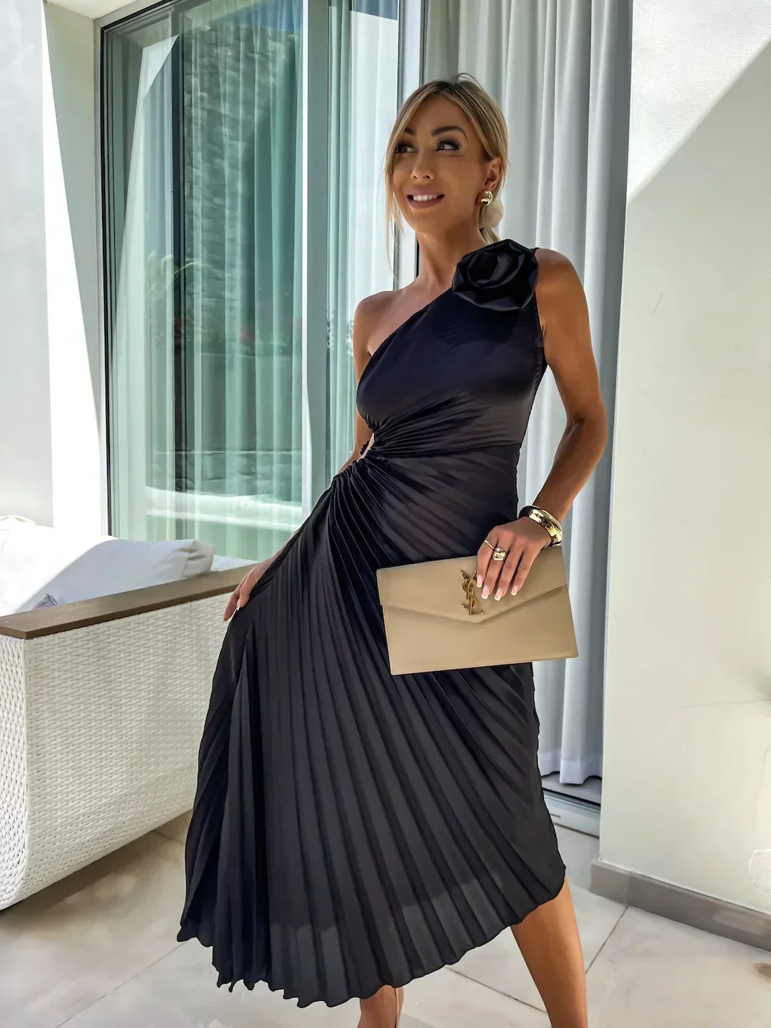 Elegant Floral One-Shoulder Maxi Dress